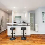 Elegant Studio Saint-Dominique