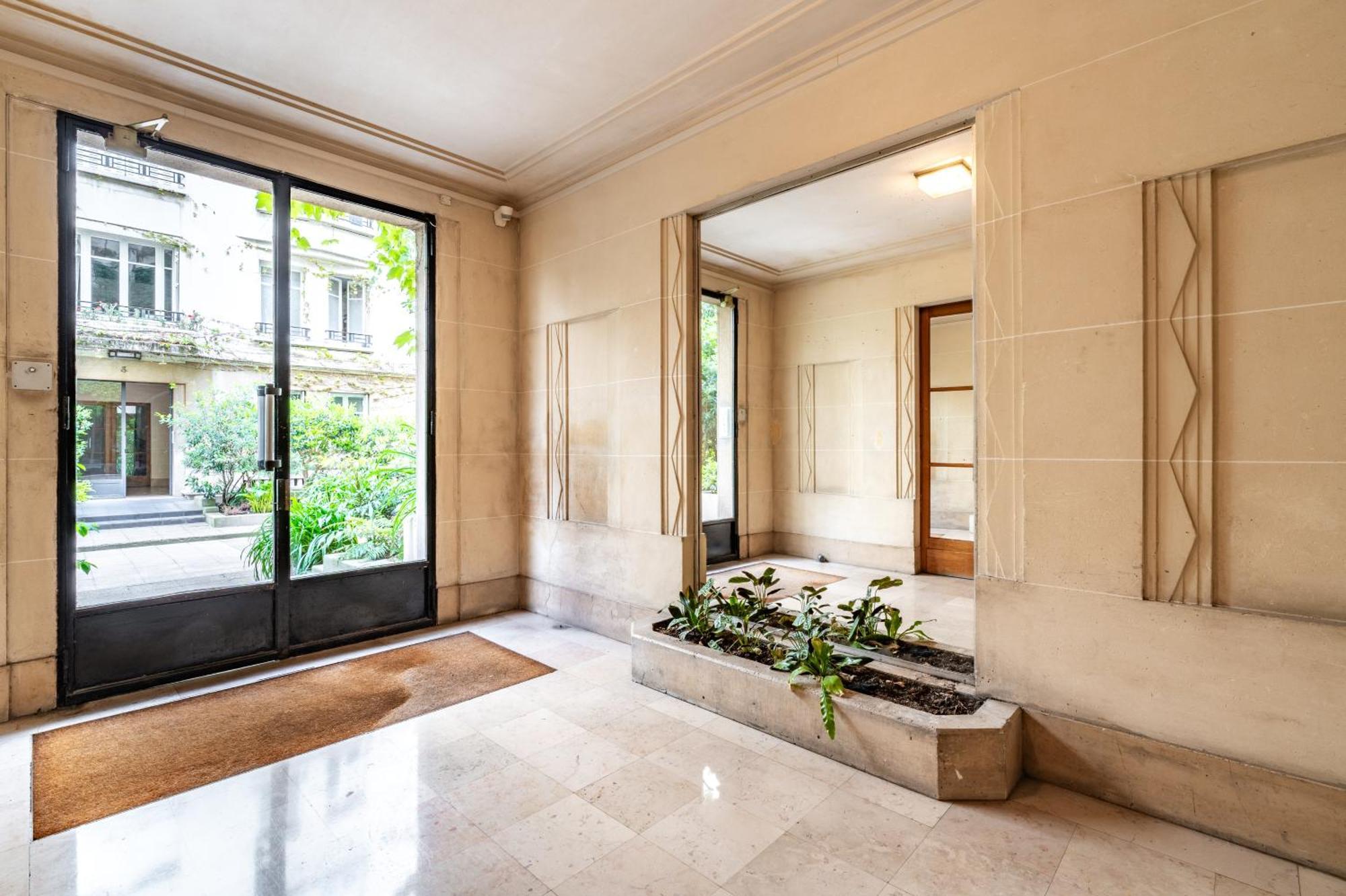 Elegant Saint-dominique Apartment *